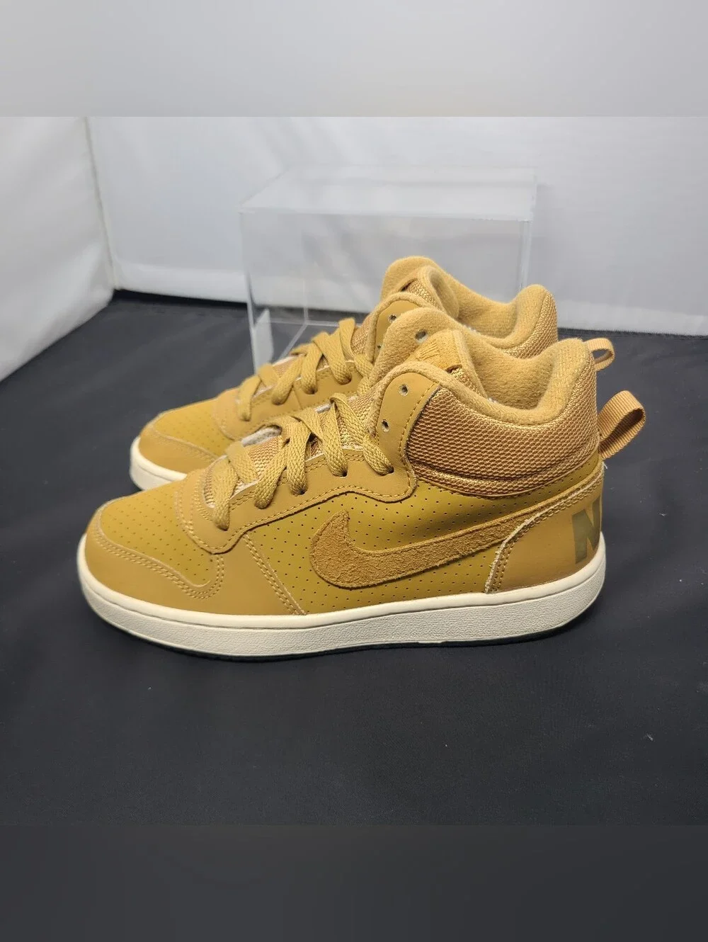 Nike Court Borough Mid GS 'Wheat' light brown kids size 3.5Y